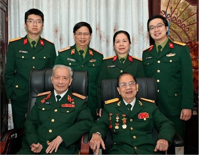 Gia đình 2 vị tướng, 3 cha con cùng nhận Giải thưởng Hồ Chí Minh