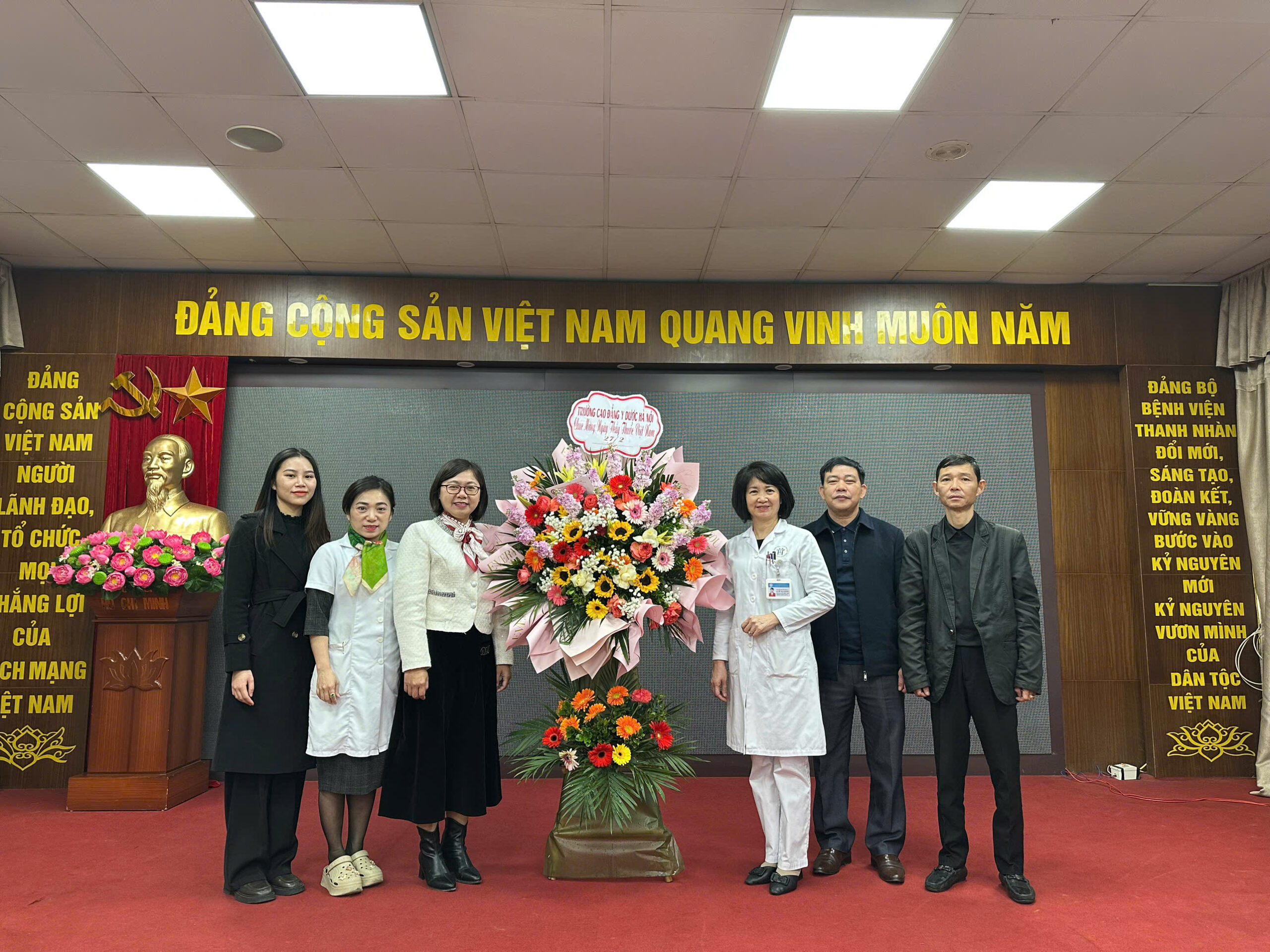 Chúc mừng 70 năm Ngày Thầy thuốc Việt Nam (27/2/1955 – 27/2/2025) – Trường Cao đẳng Y Dược Hà Nội