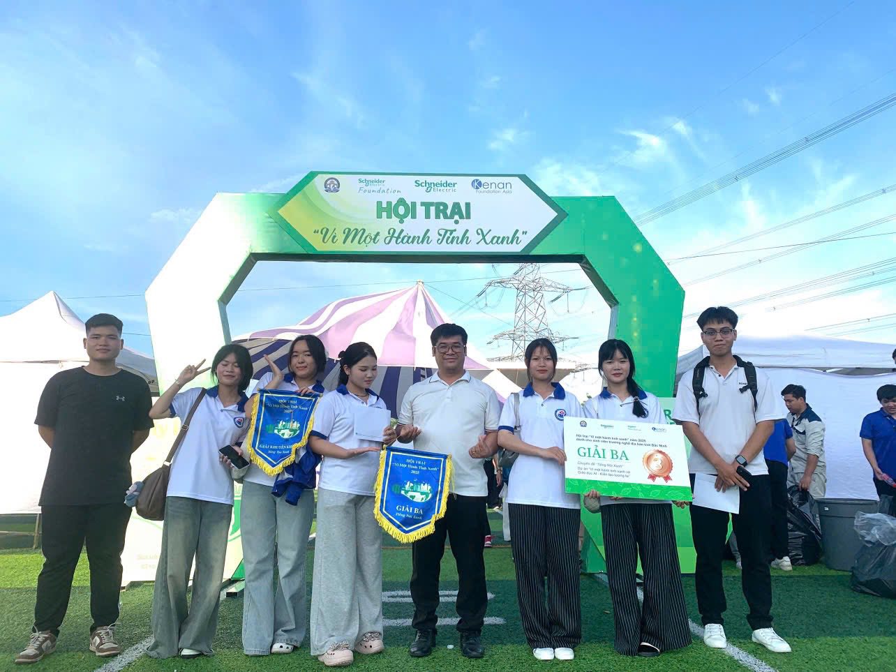 Tuổi trẻ Y Dược Hà Nội tỏa sáng tại Hội trại “Vì một hành tinh xanh”