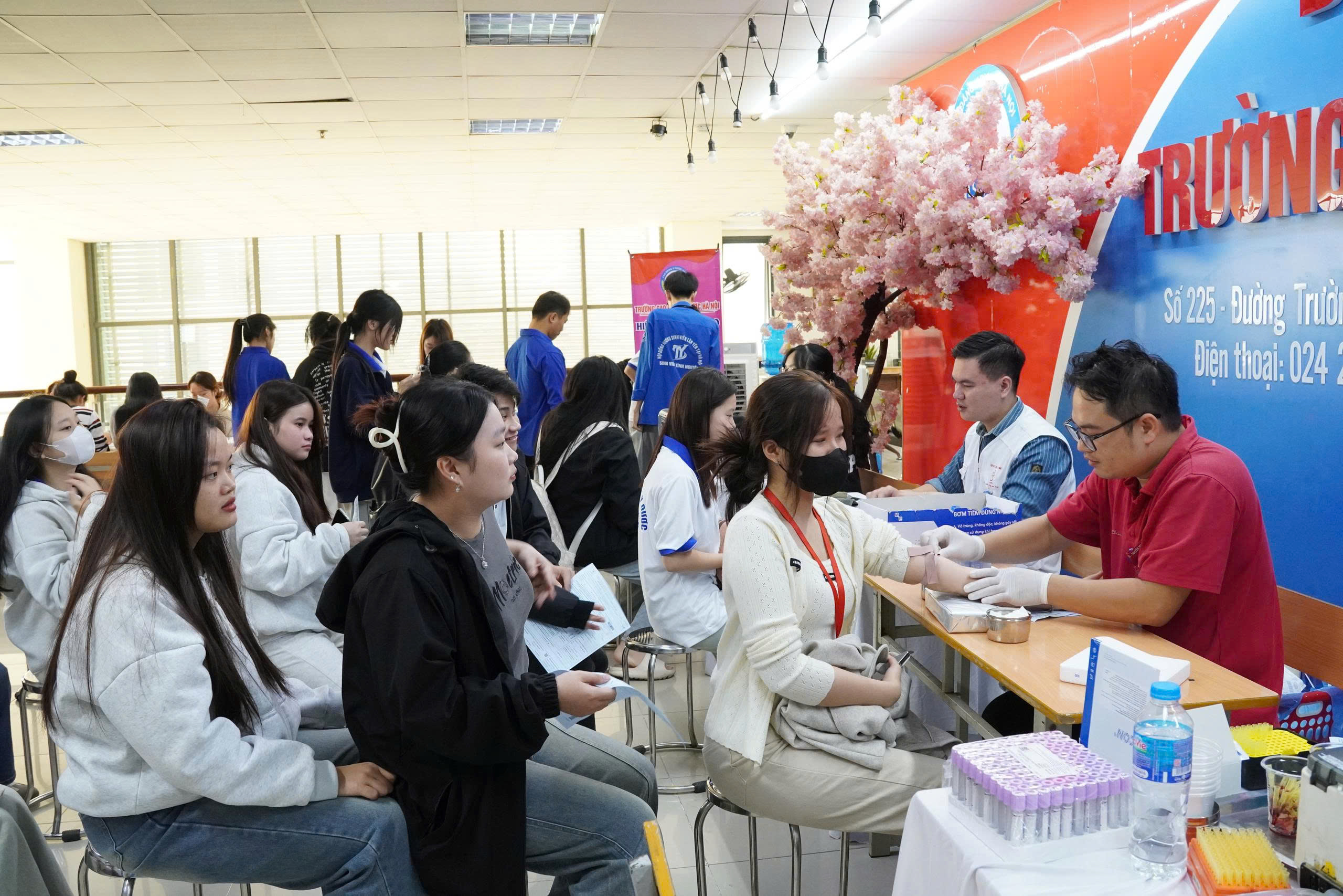 Chương trình hiến máu nhân đạo với chủ đề “Từ trái tim đến trái tim 2025”